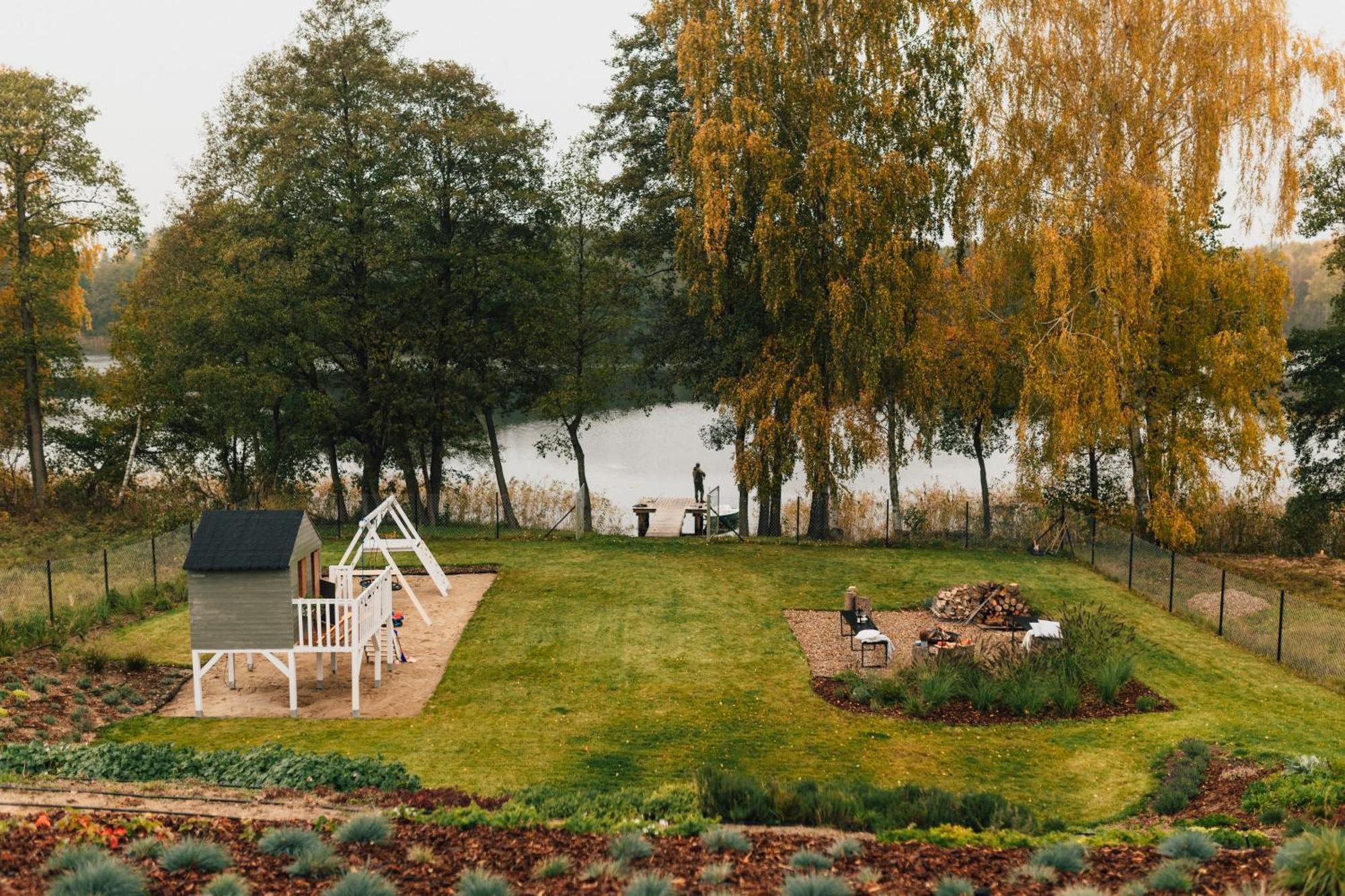 Kalwa Lake House - Dom Nad Jeziorem Z Prywatnym Pomostem I Jacuzzi Oraz Sprzetem Wodnym Pasym Exterior foto